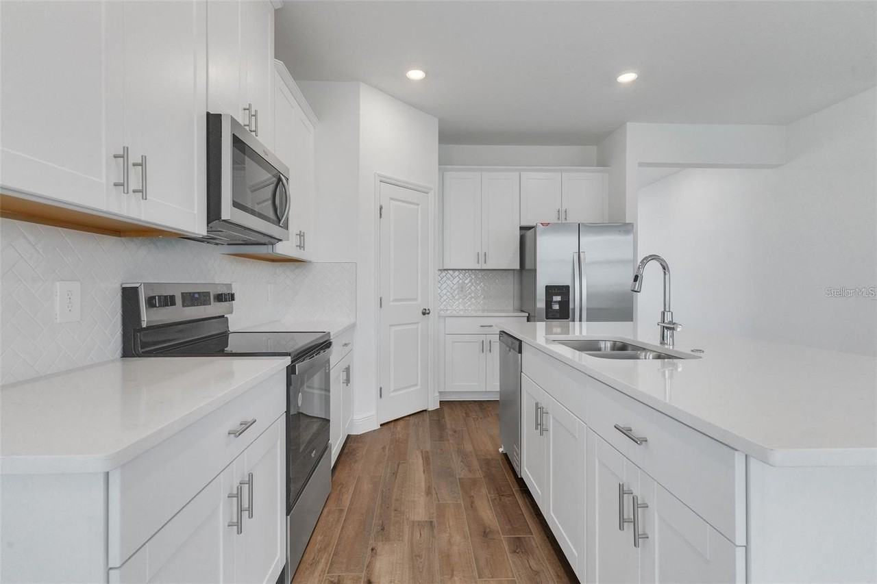 2248 Hen Rd - Photo 7 of 30