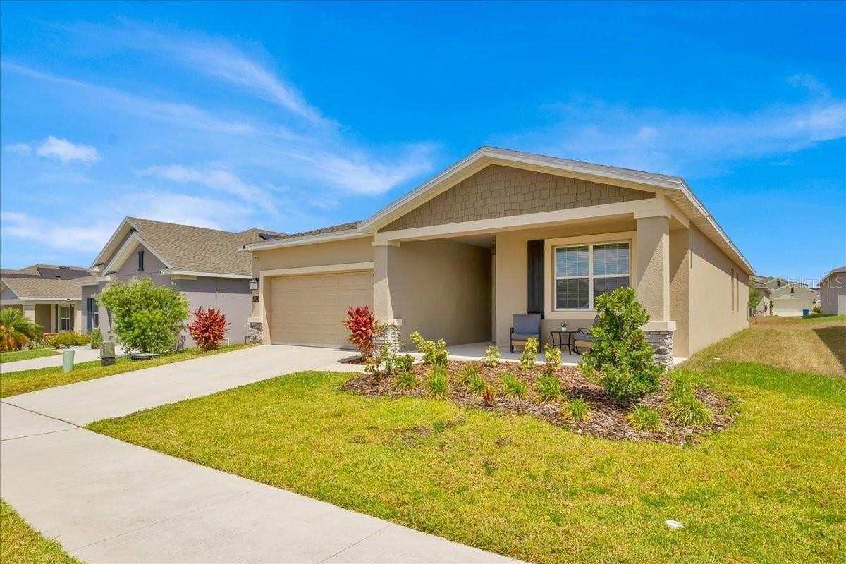 717 Citrus Reserve Blvd - Photo 2 of 27