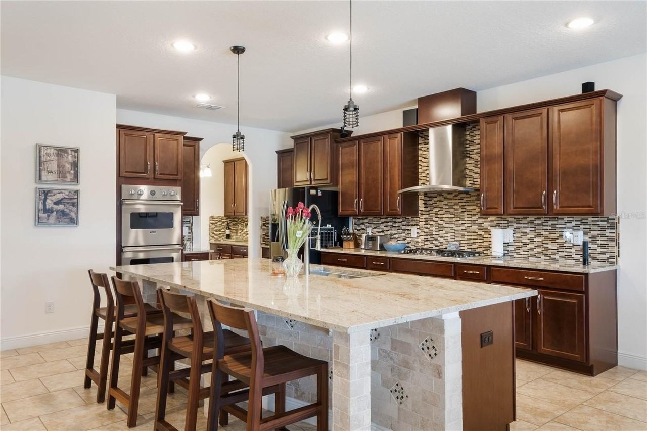 6020 Marleon Dr - Photo 4 of 44