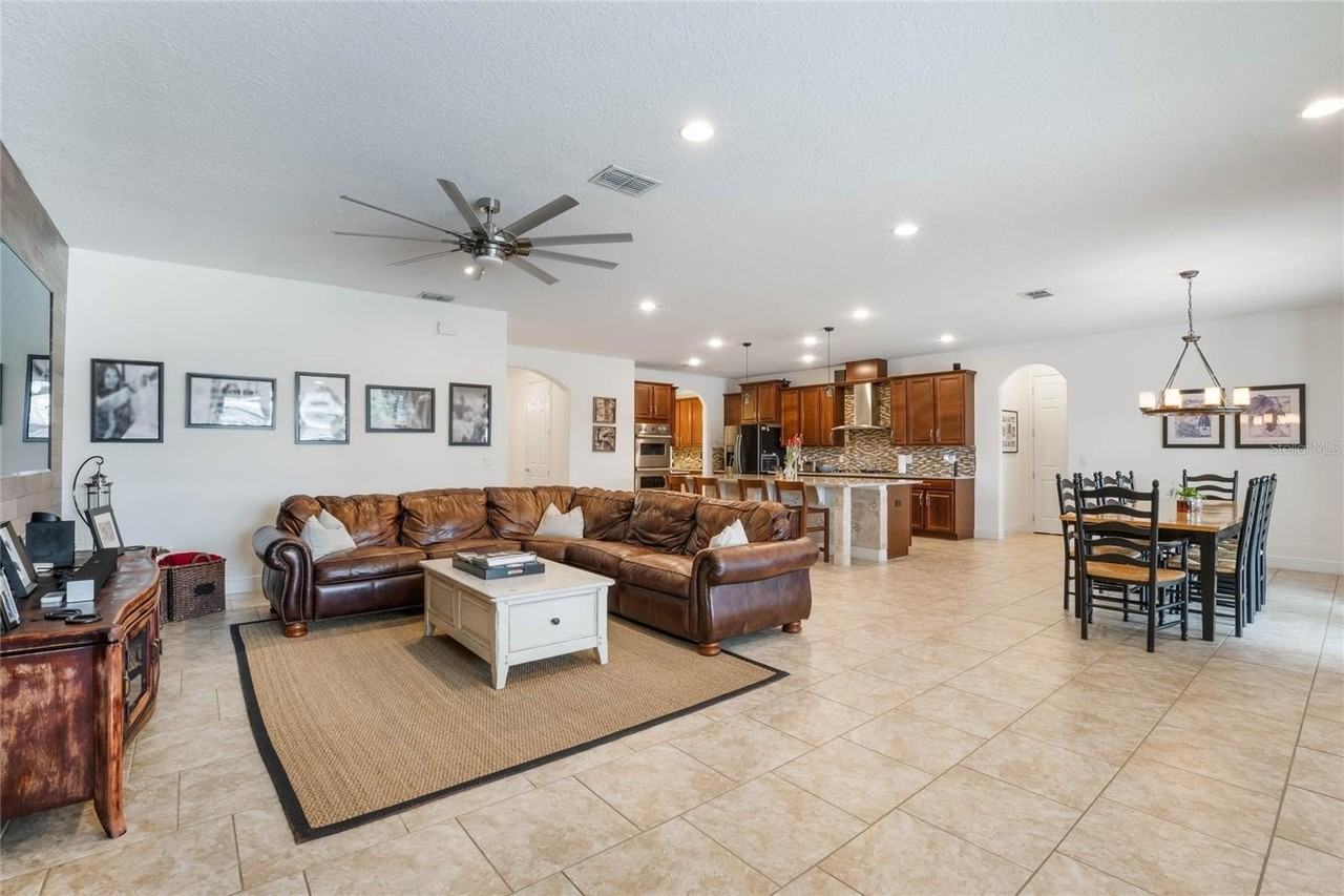 6020 Marleon Dr - Photo 5 of 44