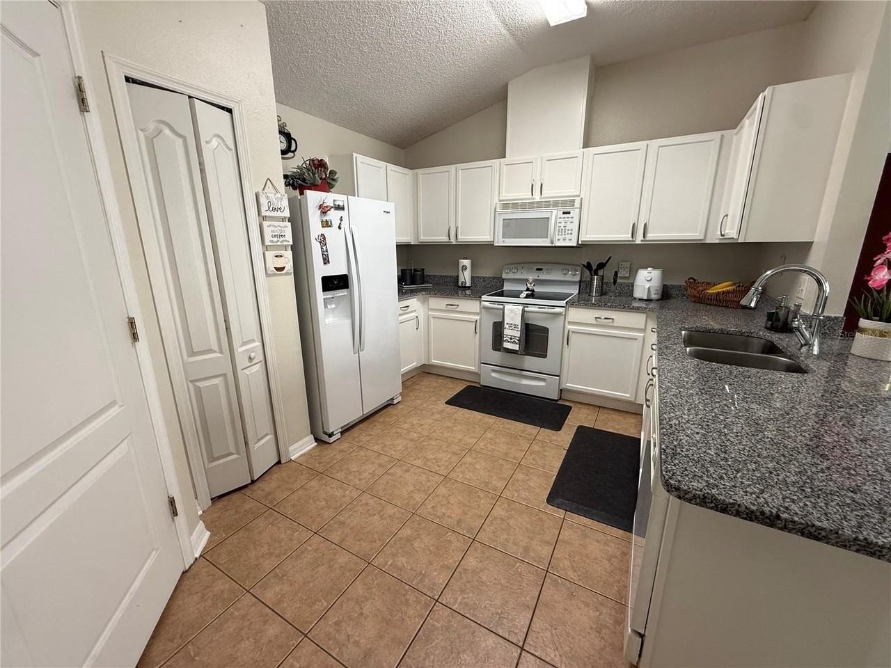 5727 Vista Linda Dr - Photo 5 of 18