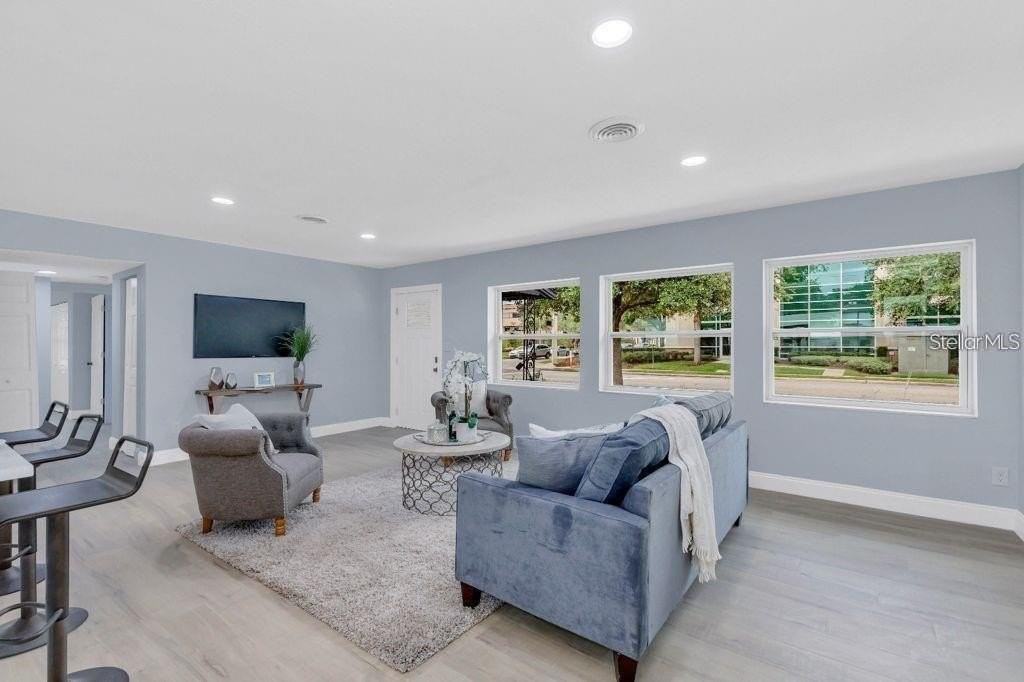 101 S Lakemont Ave - Photo 4 of 17