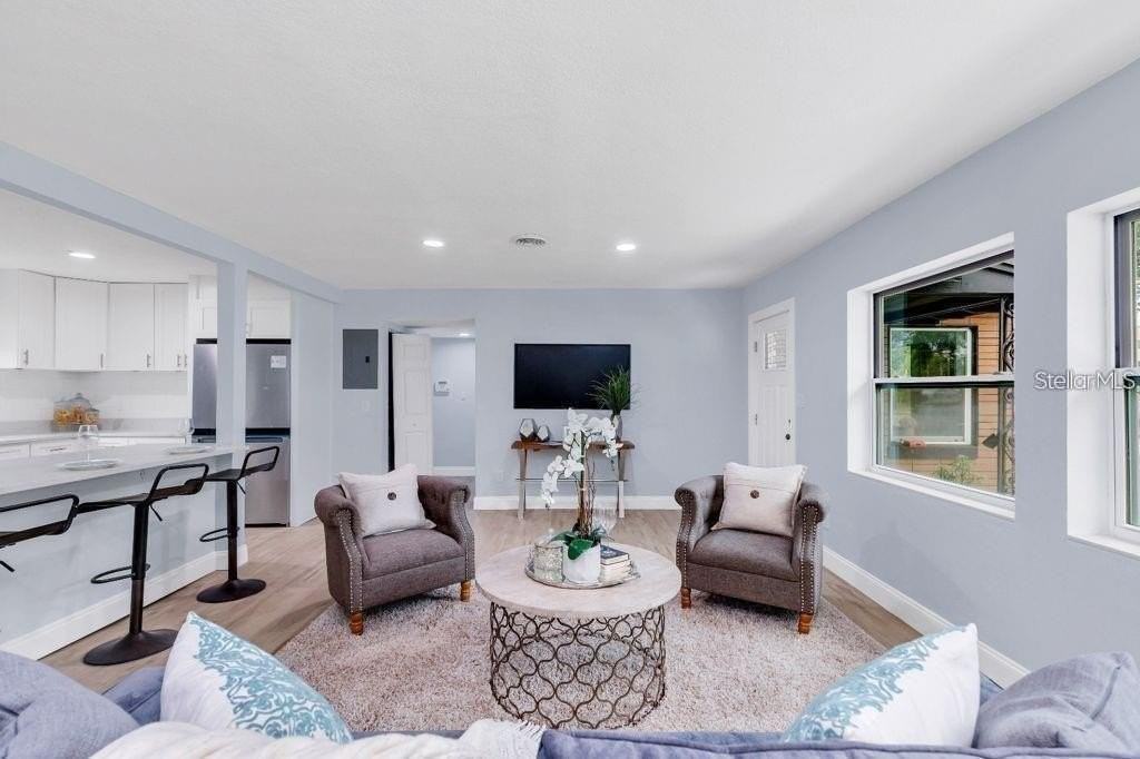 101 S Lakemont Ave - Photo 5 of 17