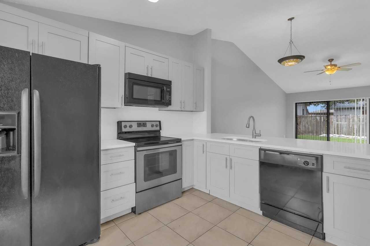 907 Park Villa Cir - Photo 2 of 27