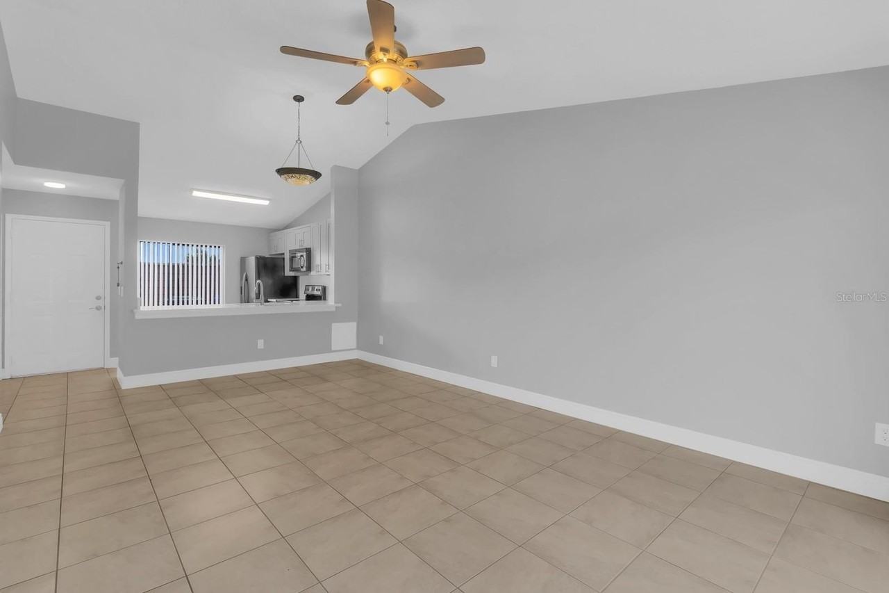 907 Park Villa Cir - Photo 3 of 27