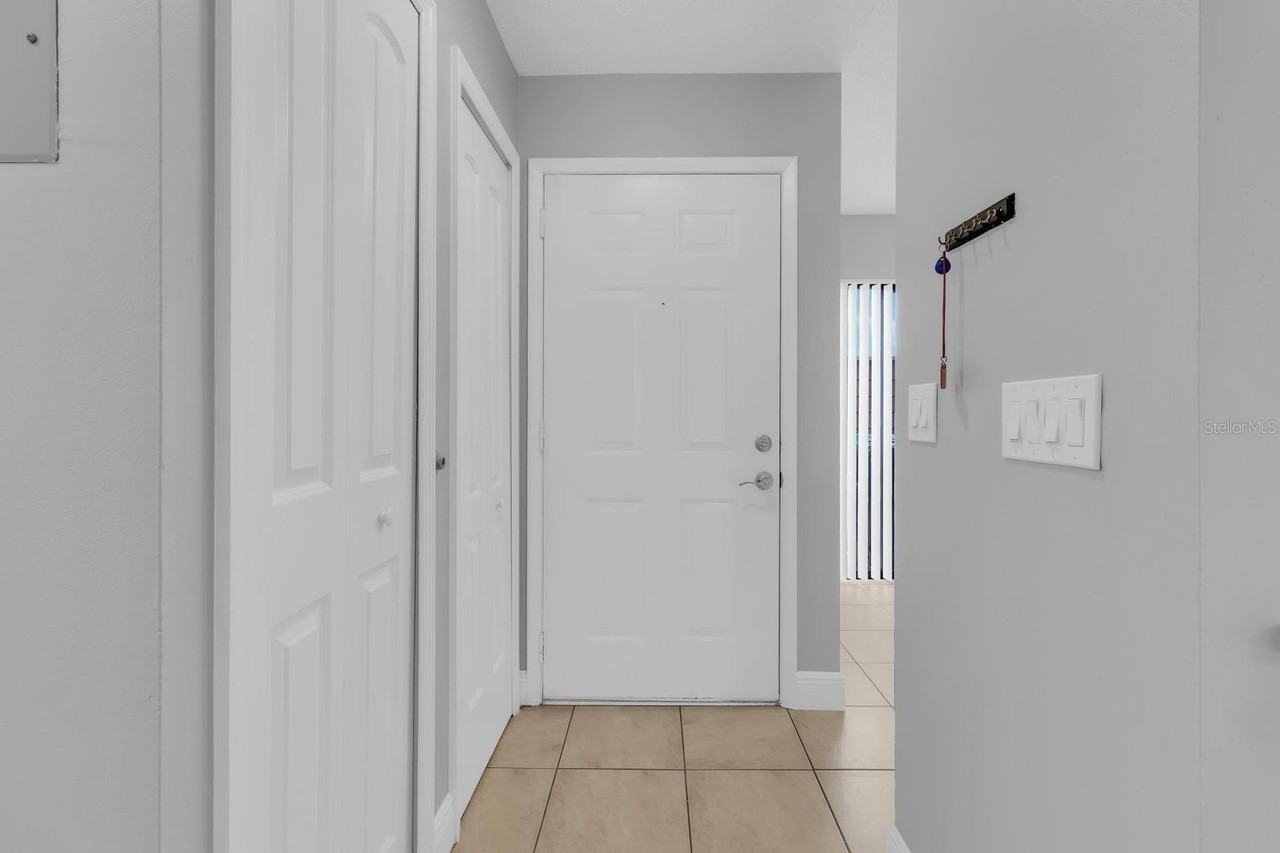 907 Park Villa Cir - Photo 6 of 27