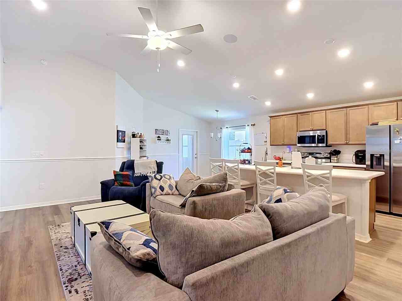 609 Ambleside Dr - Photo 5 of 37