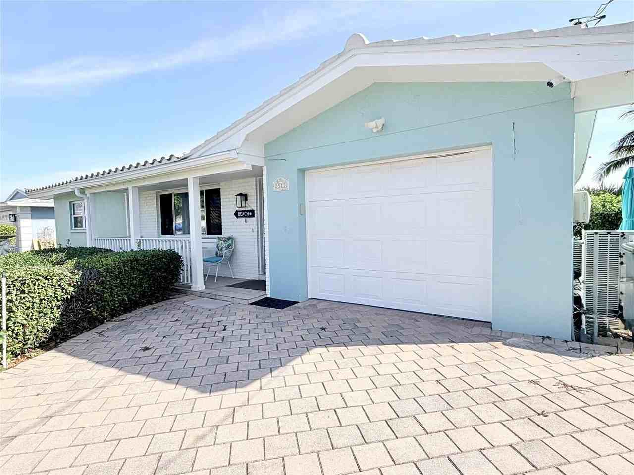2513 Gulf Blvd - Photo 2 of 30