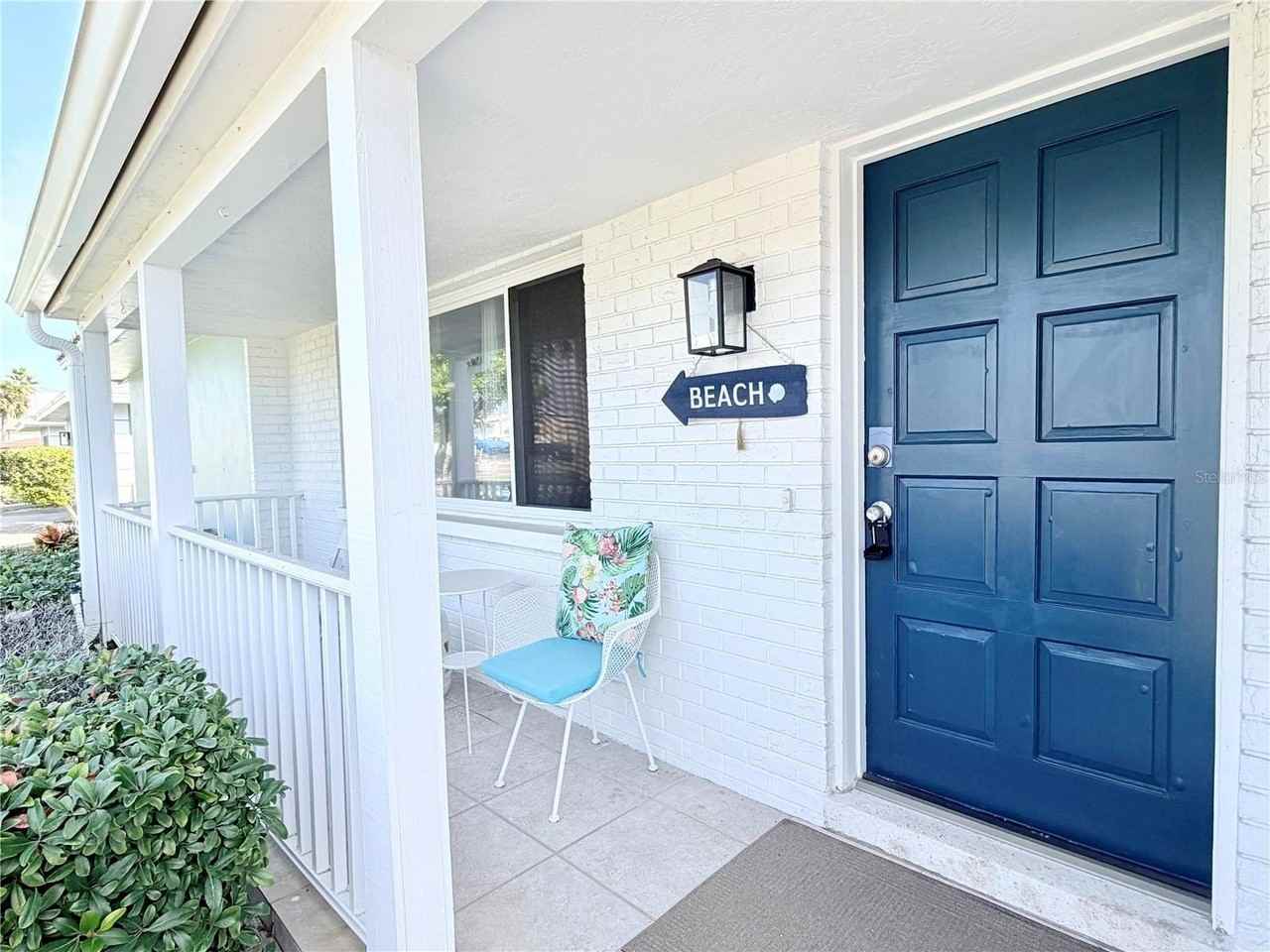 2513 Gulf Blvd - Photo 4 of 30