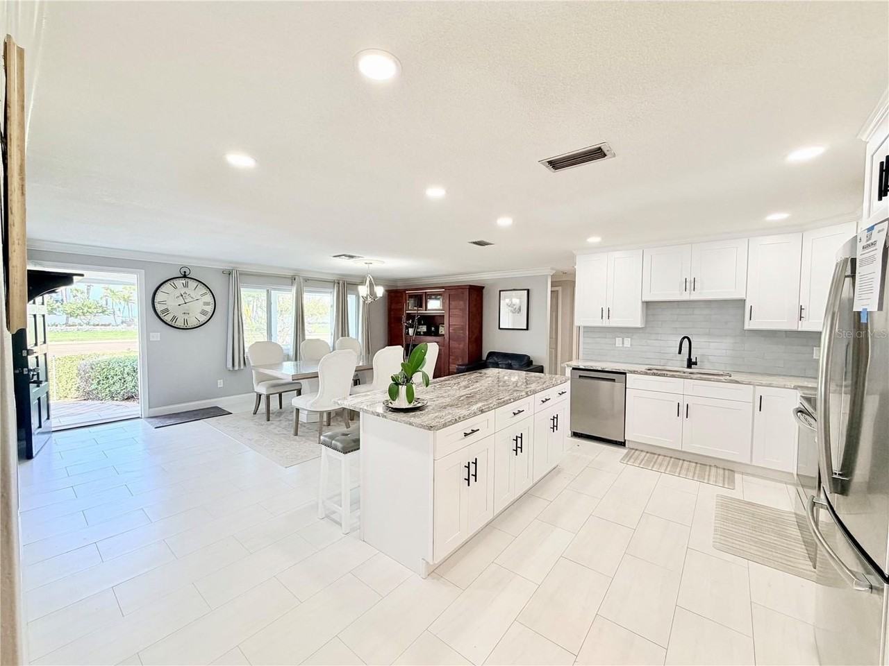 2513 Gulf Blvd - Photo 7 of 30