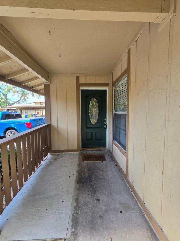 851 Creekway Ct - Photo 2 of 31