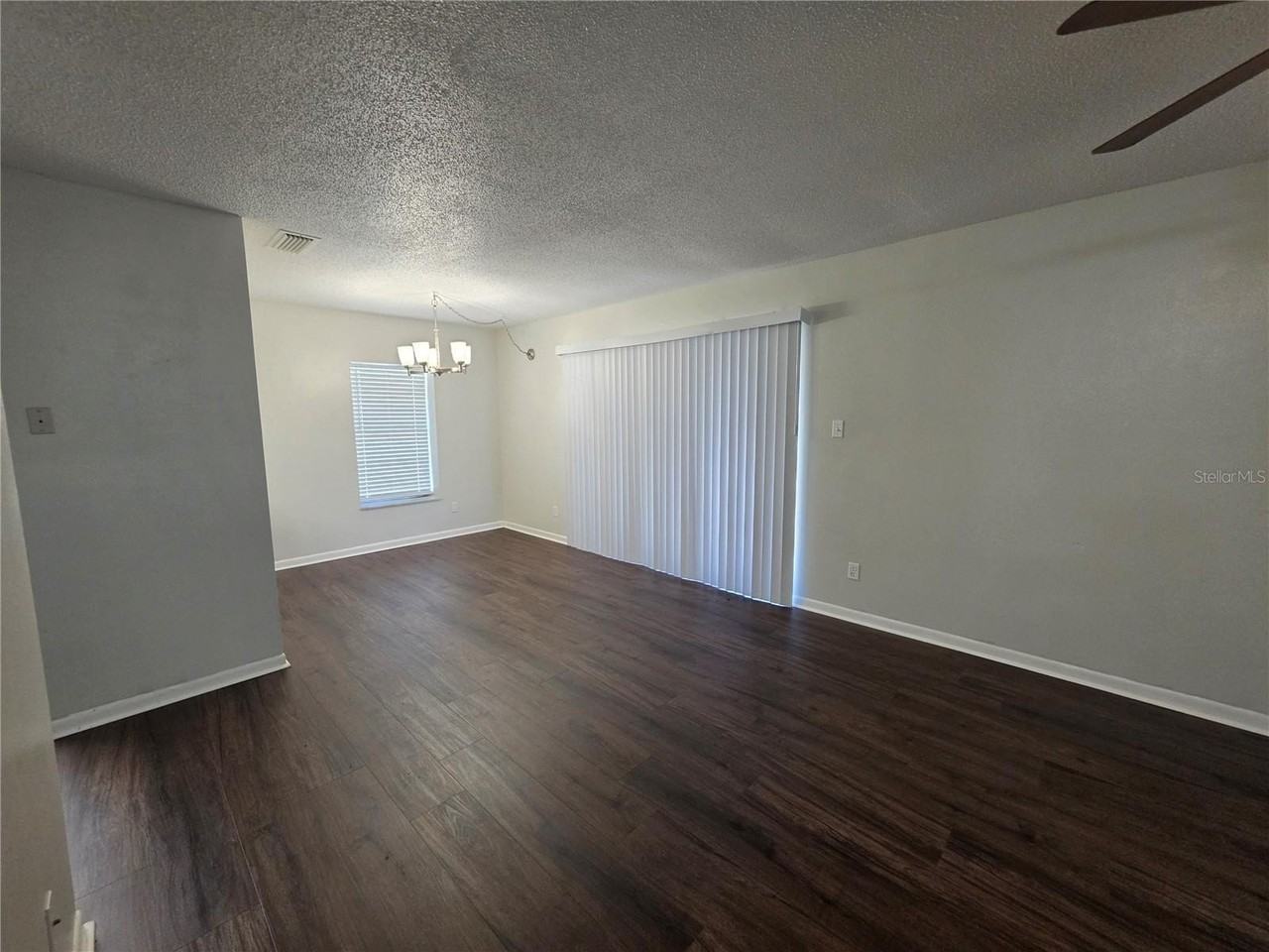 851 Creekway Ct - Photo 7 of 31