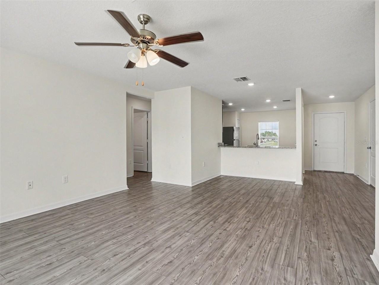 107 Orchid Ct - Photo 4 of 15