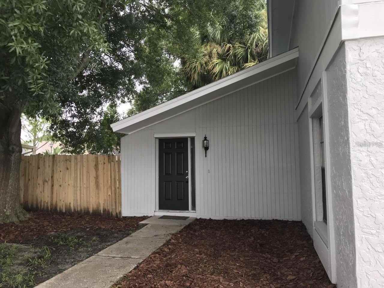 4711 Grove Point Dr - Photo 3 of 23