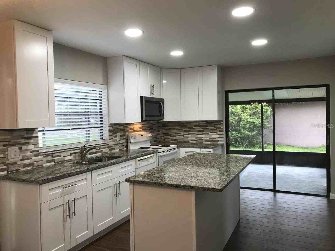 4711 Grove Point Dr - Photo 6 of 23