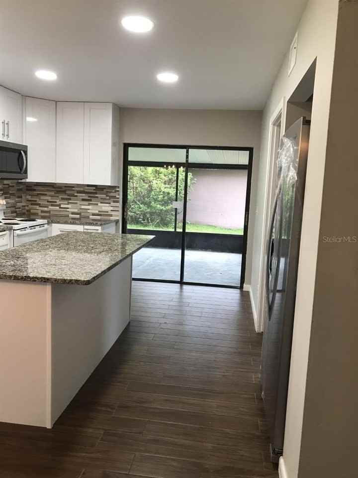 4711 Grove Point Dr - Photo 7 of 23