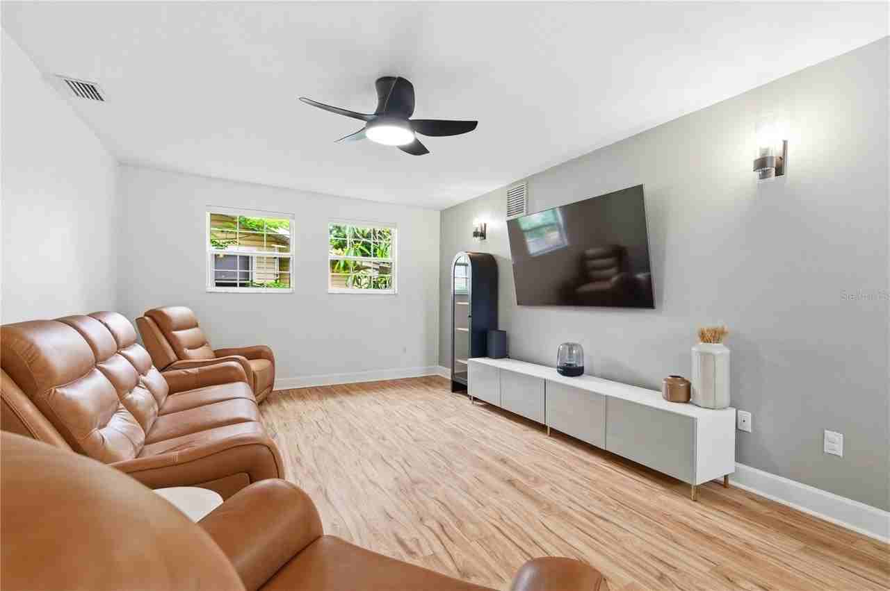2710 16th Ave N - Photo 5 of 50