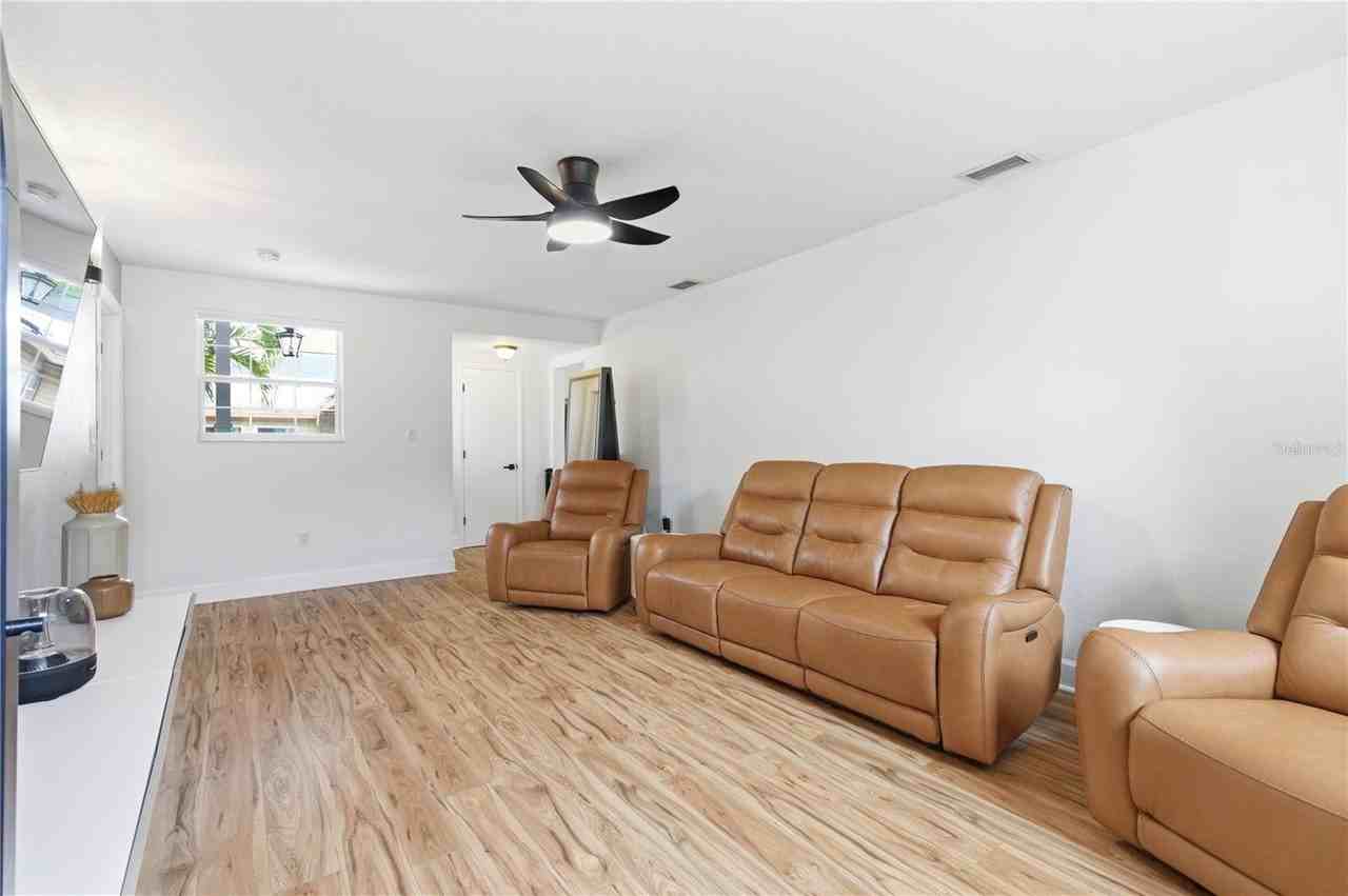 2710 16th Ave N - Photo 7 of 50