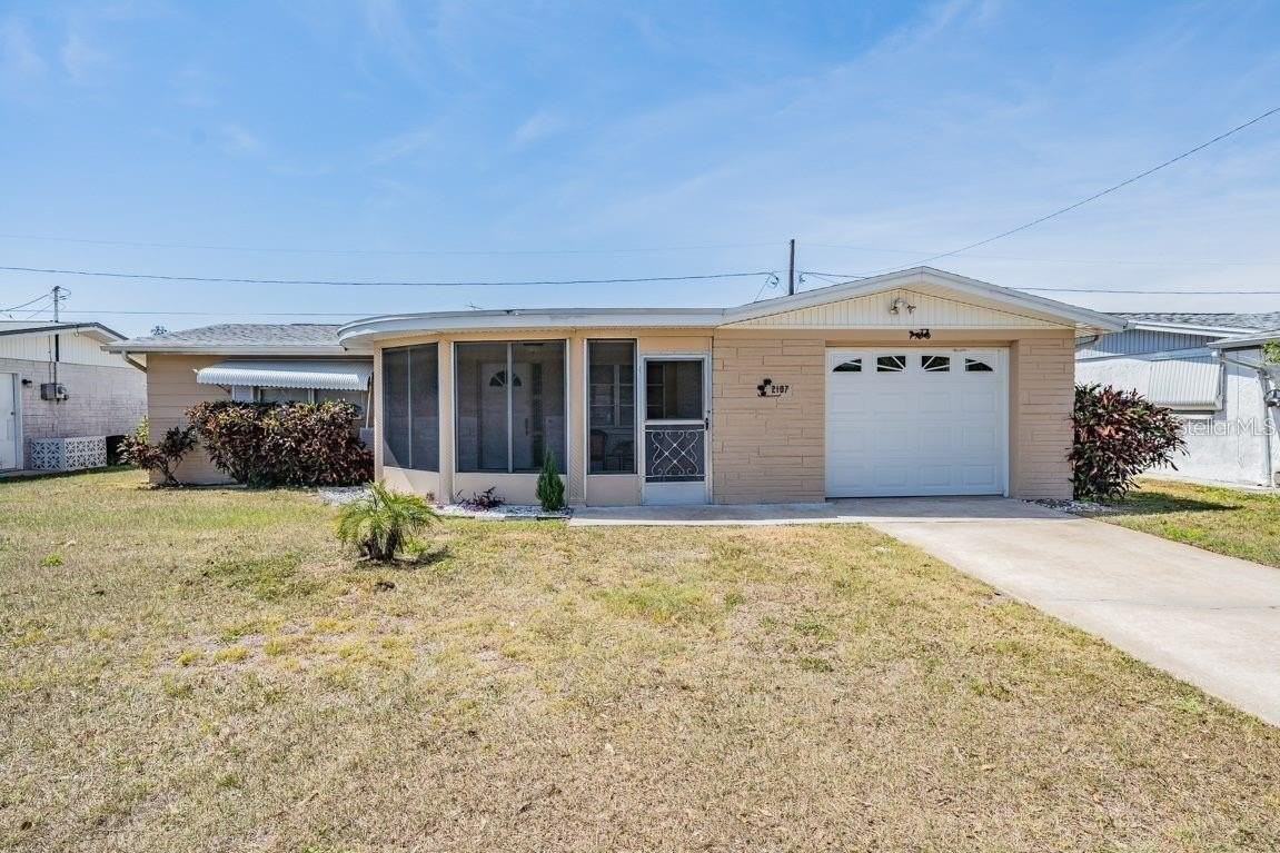 2107 Maureen Dr - Photo 2 of 24