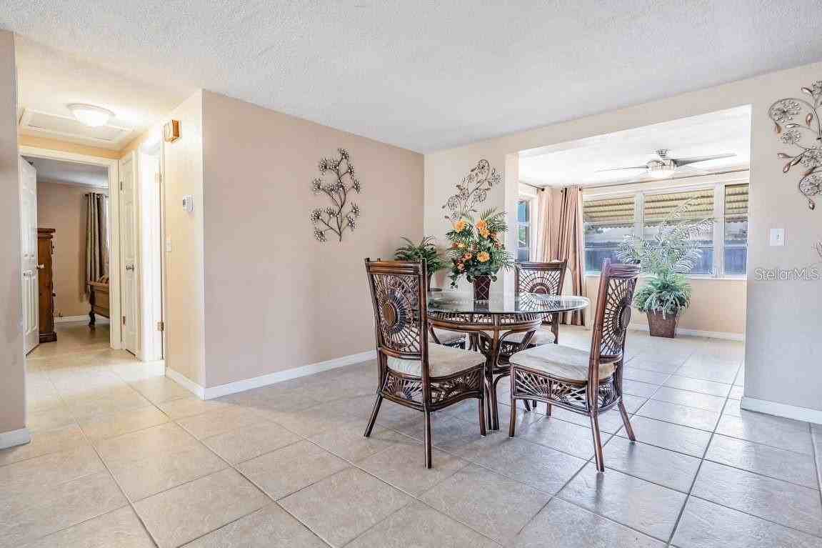 2107 Maureen Dr - Photo 6 of 24