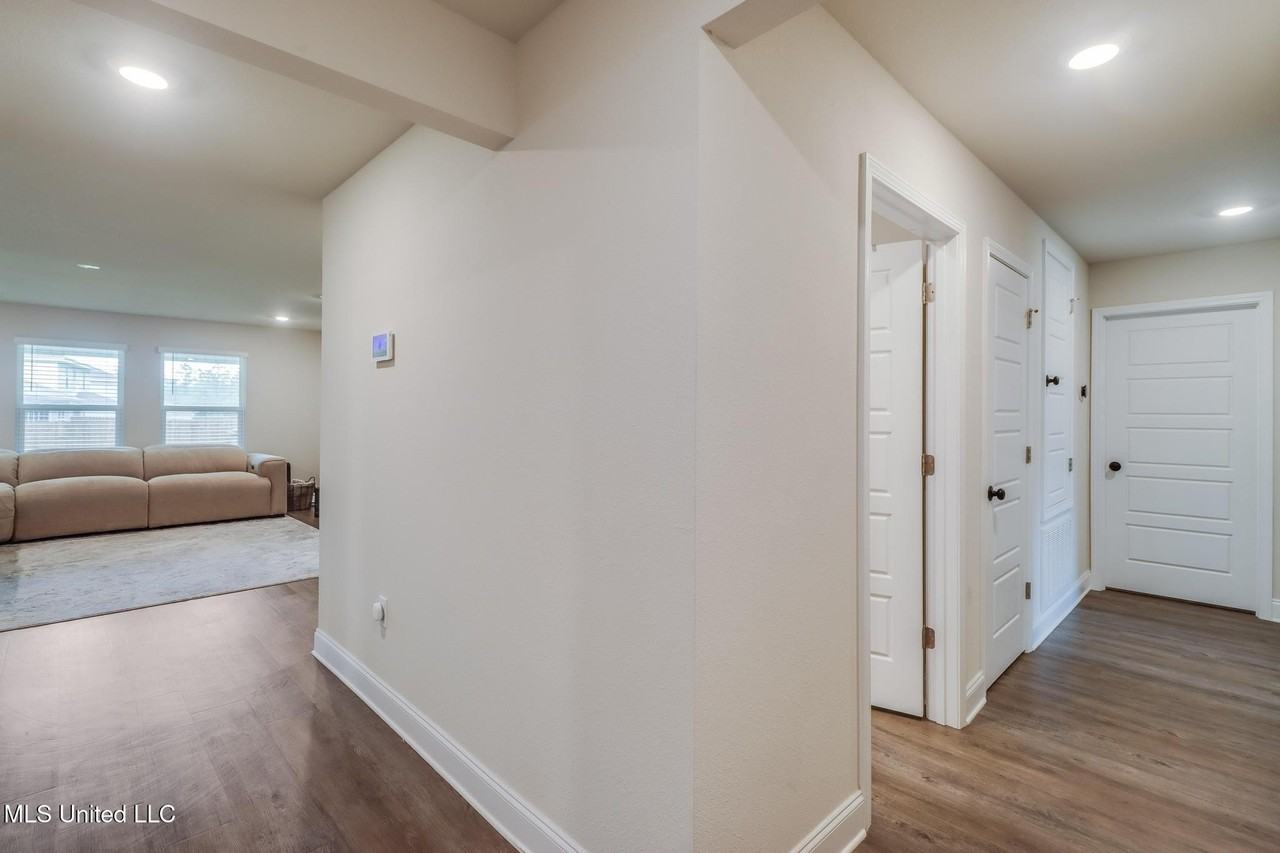 10519 Willow Leaf Dr - Photo 3 of 27