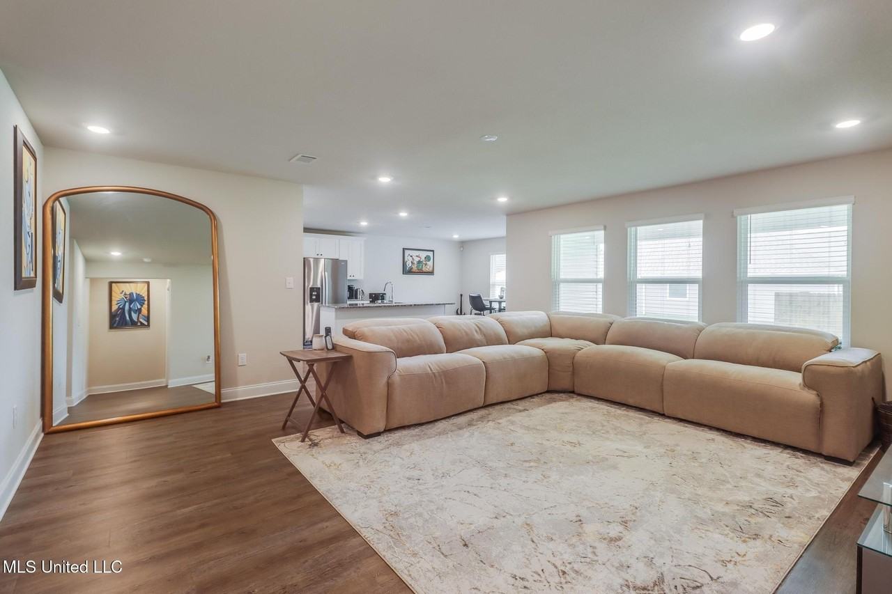 10519 Willow Leaf Dr - Photo 4 of 27
