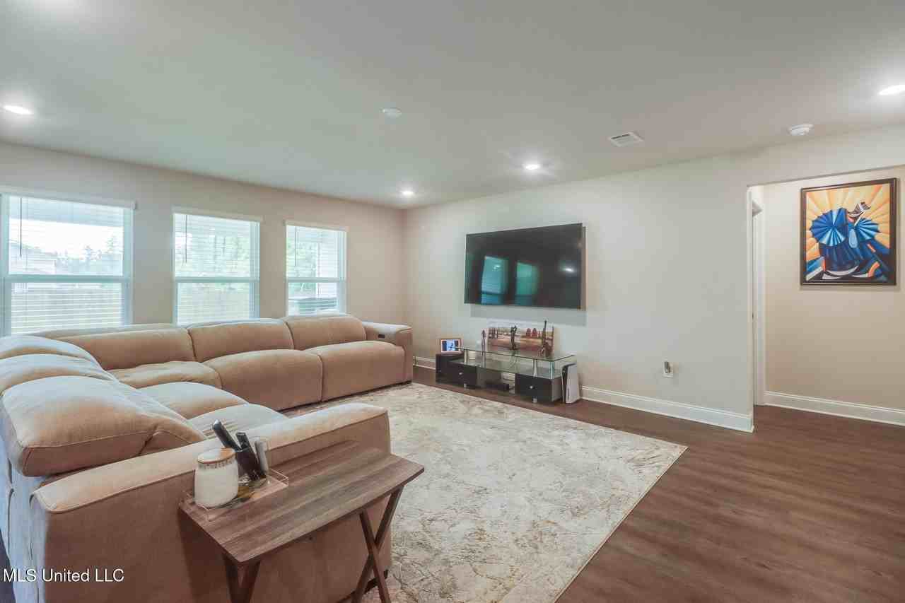 10519 Willow Leaf Dr - Photo 5 of 27