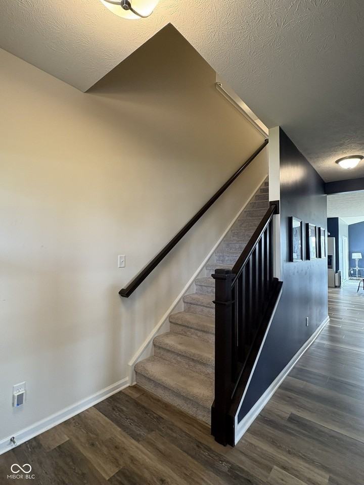 6859 Manning Ct - Photo 4 of 45