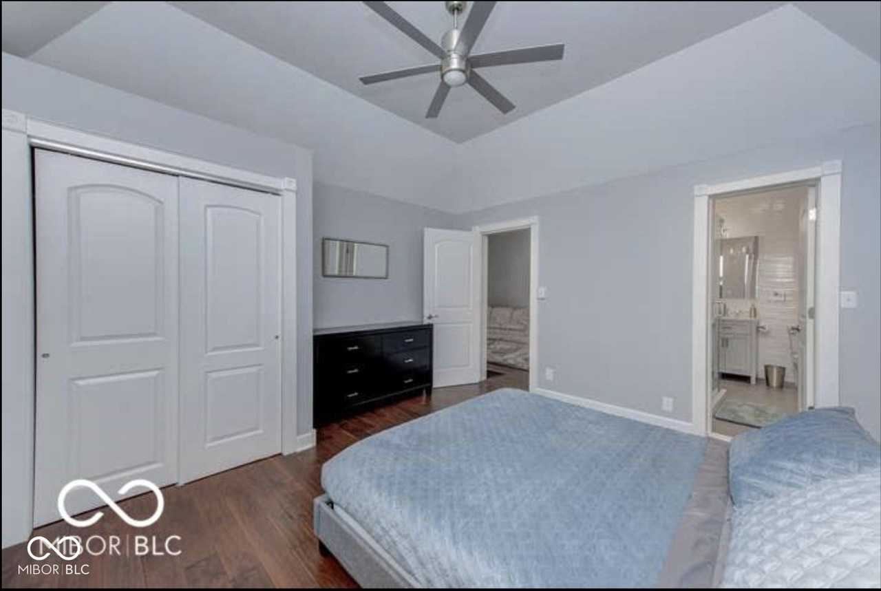 744 Lexington Ave - Photo 7 of 10