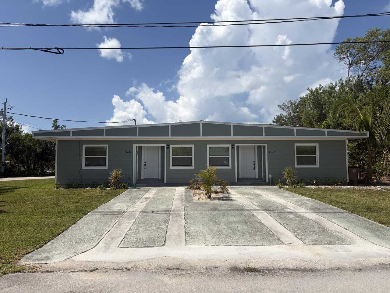21076 Hamilton Ave - Photo 2 of 12