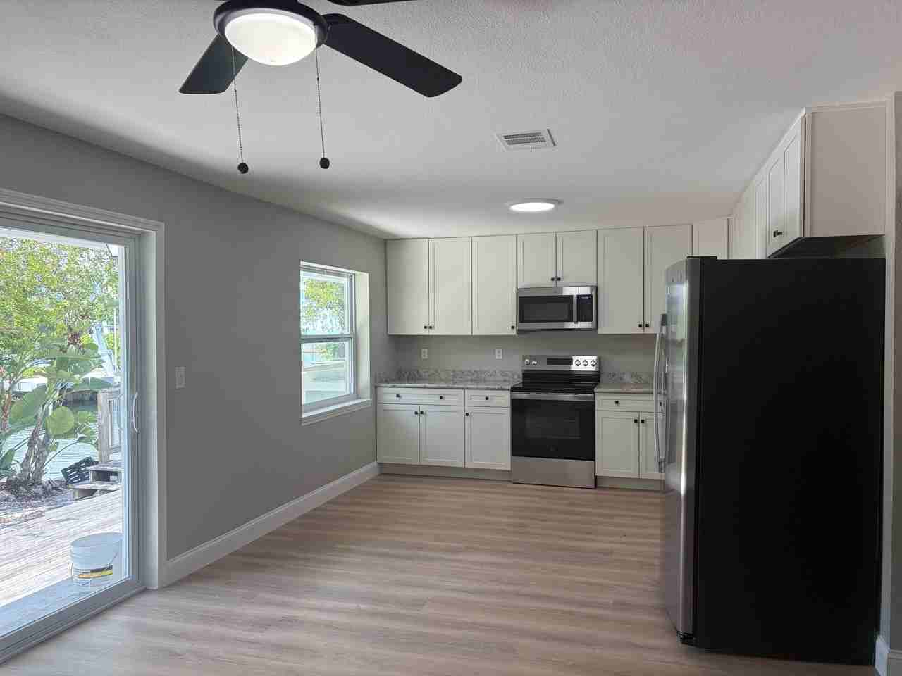 21076 Hamilton Ave - Photo 3 of 12