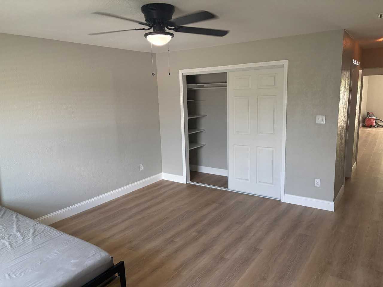 21076 Hamilton Ave - Photo 7 of 12