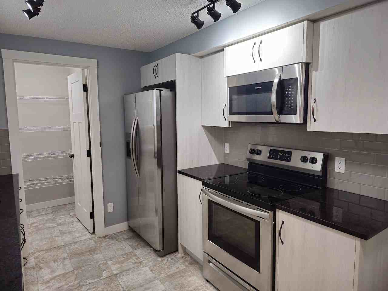 125 Seton Terr Se - Photo 2 of 10