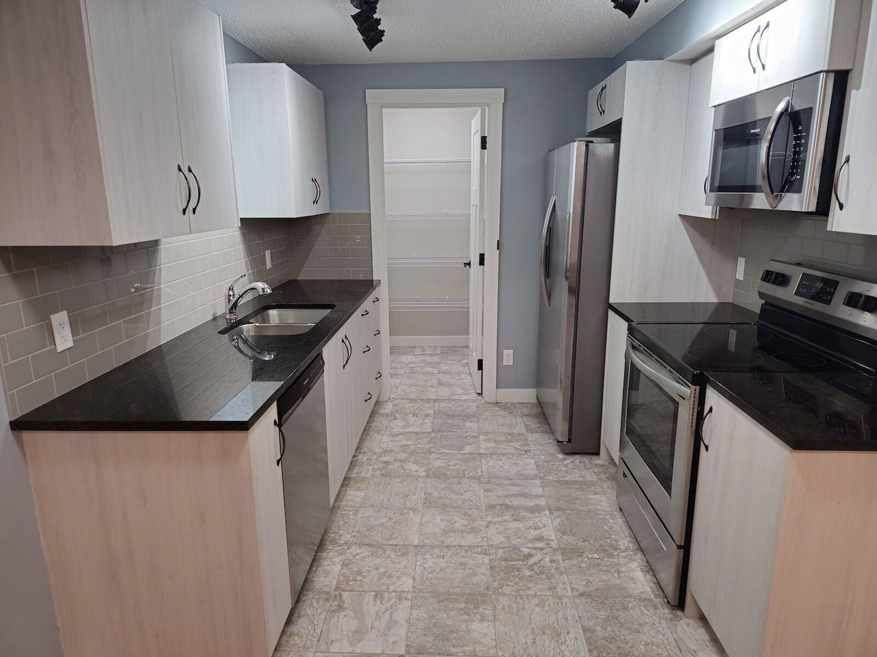 125 Seton Terr Se - Photo 3 of 10