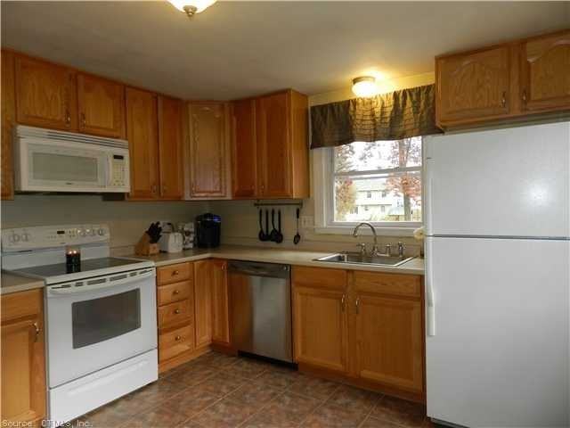 40 Meadowbrook Rd - Photo 2 of 10