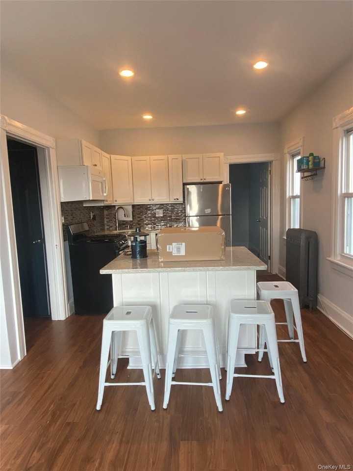 60 Storm St #2S - Photo 3 of 18