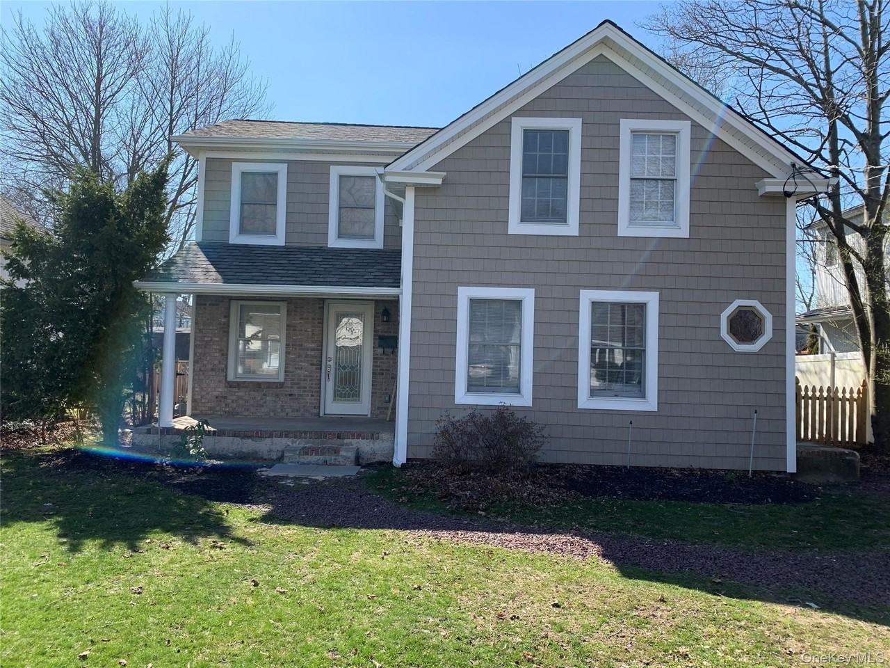 74 Tyler Ave - Photo 2 of 18