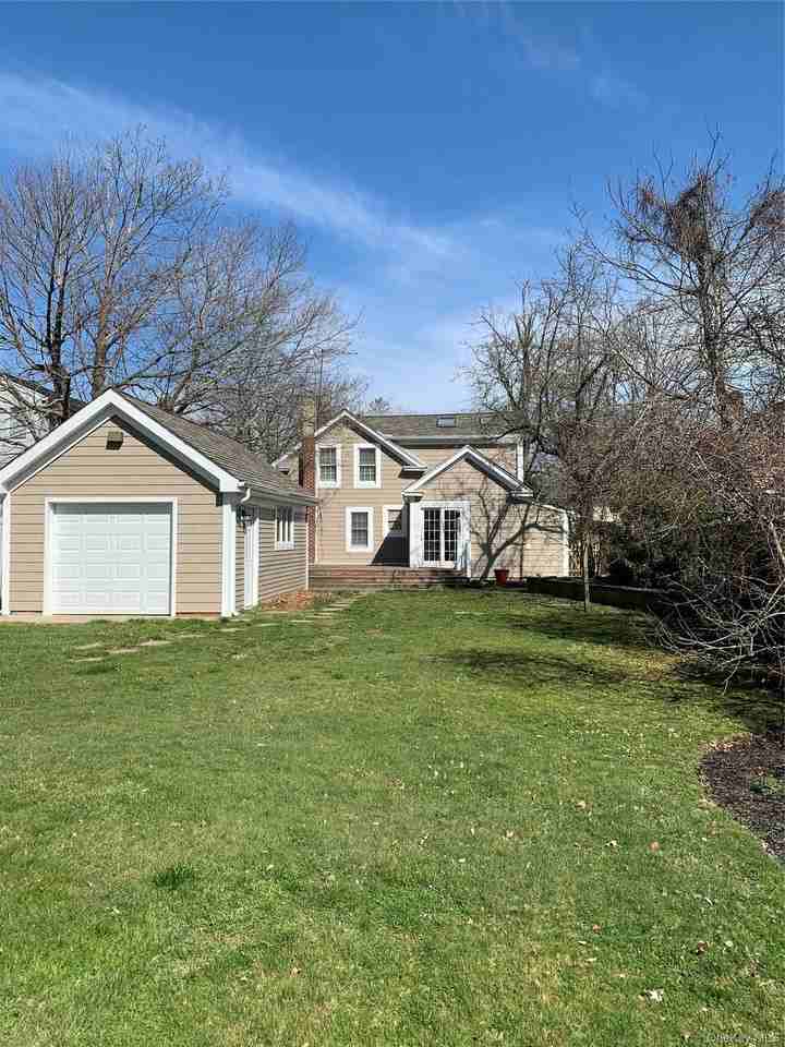 74 Tyler Ave - Photo 3 of 18