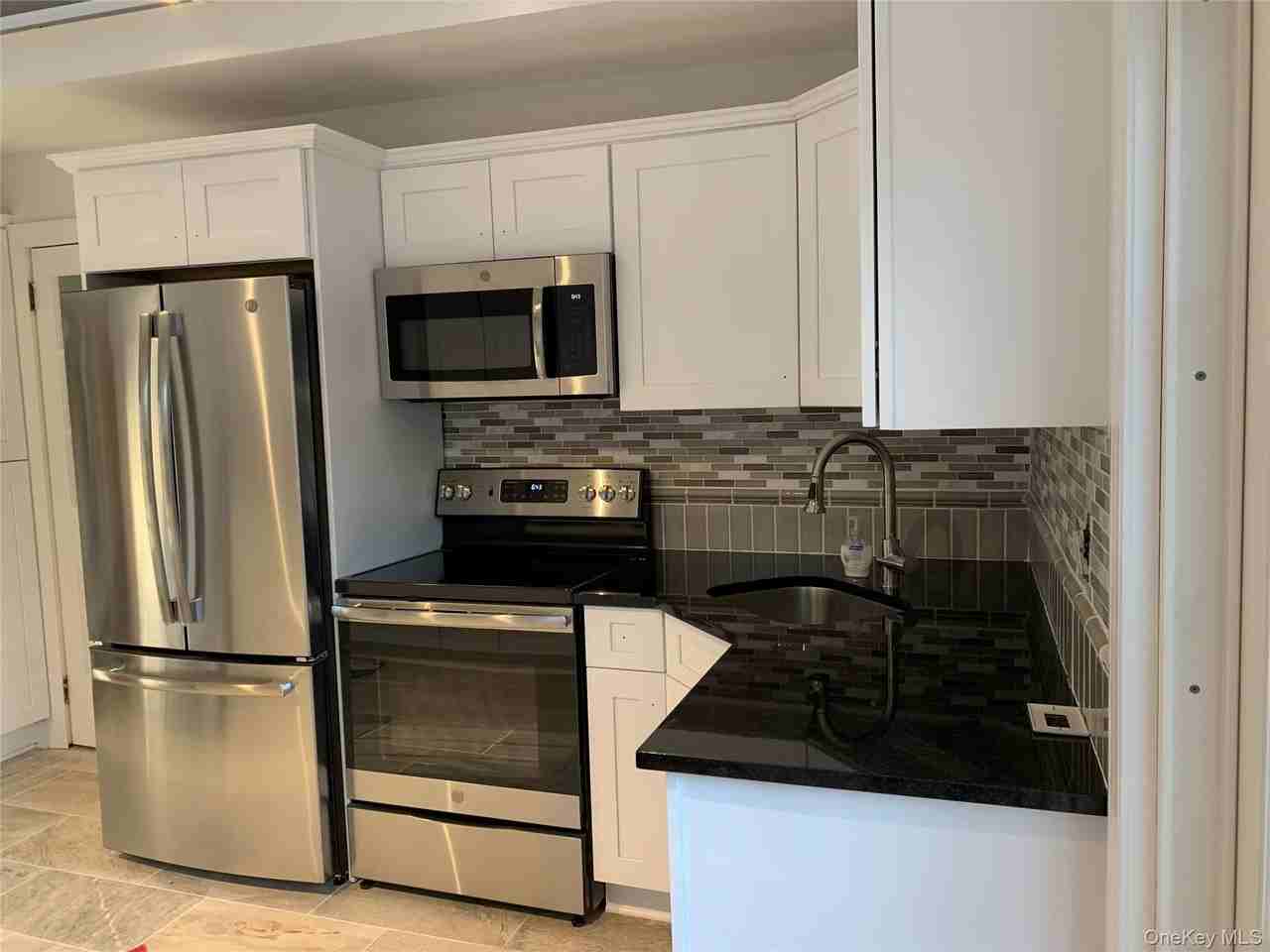 74 Tyler Ave - Photo 6 of 18