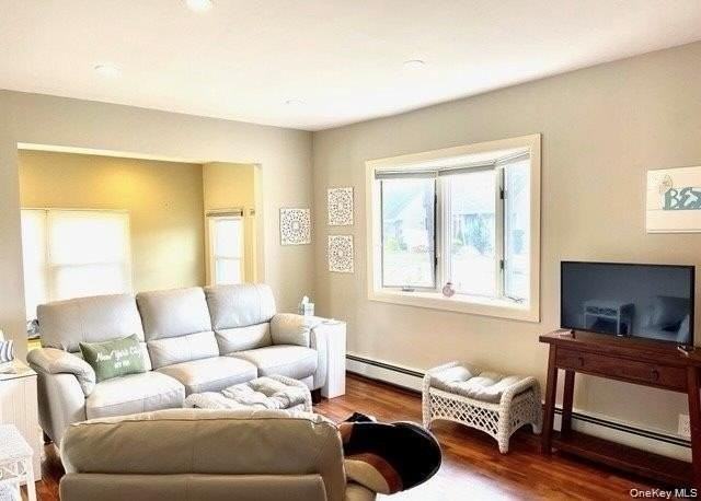 23 Rosebud Ave - Photo 4 of 19