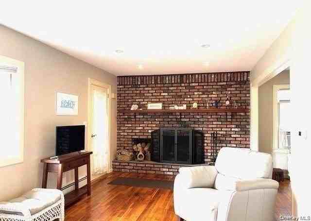 23 Rosebud Ave - Photo 7 of 19