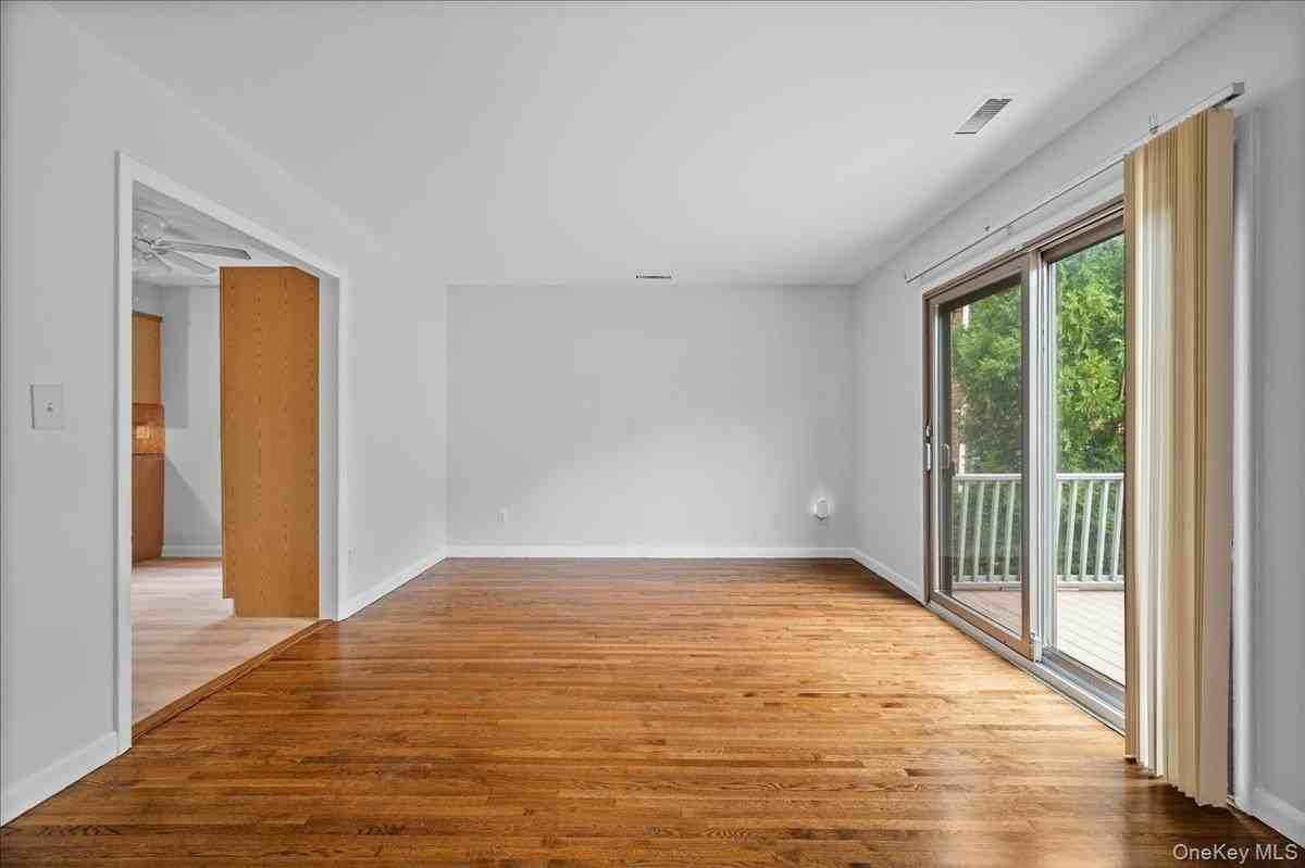 284 Park Ave - Photo 6 of 37