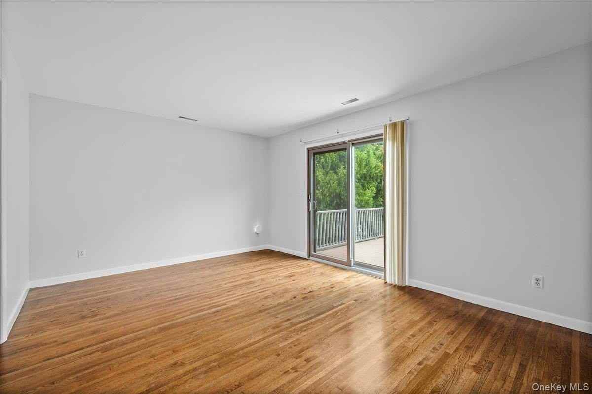284 Park Ave - Photo 7 of 37