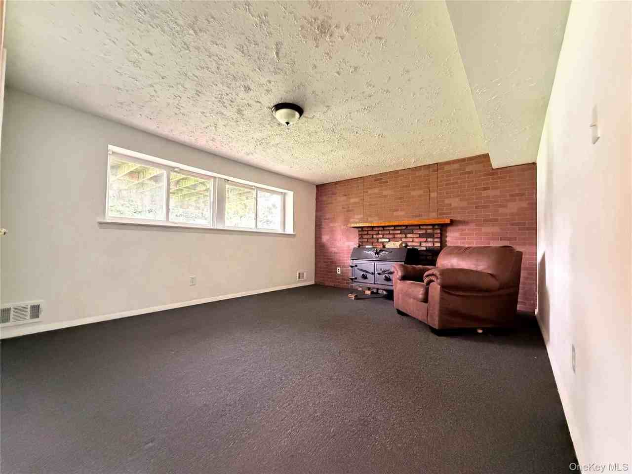 21 Craig Rd - Photo 6 of 11