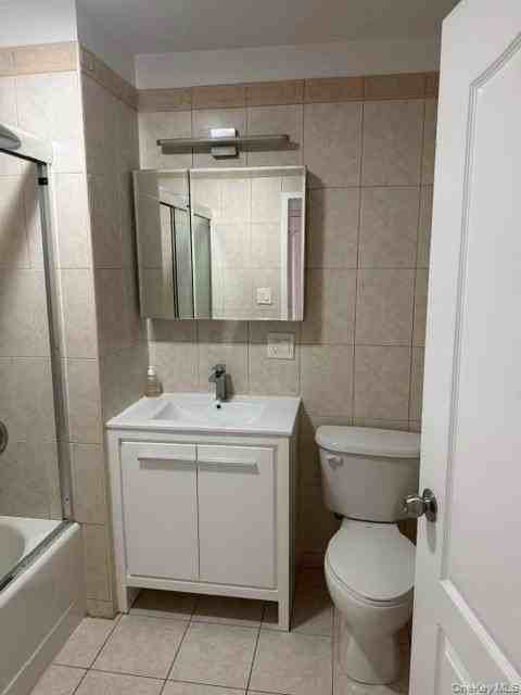 38 Knightsbridge Rd #3K - Photo 4 of 6