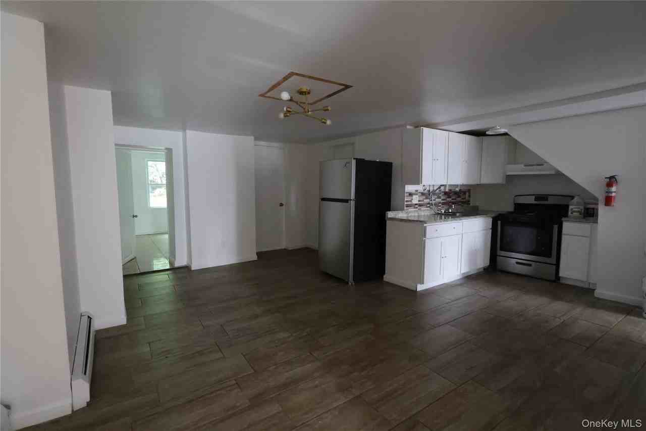 163 Chambers St #1 - Photo 5 of 11
