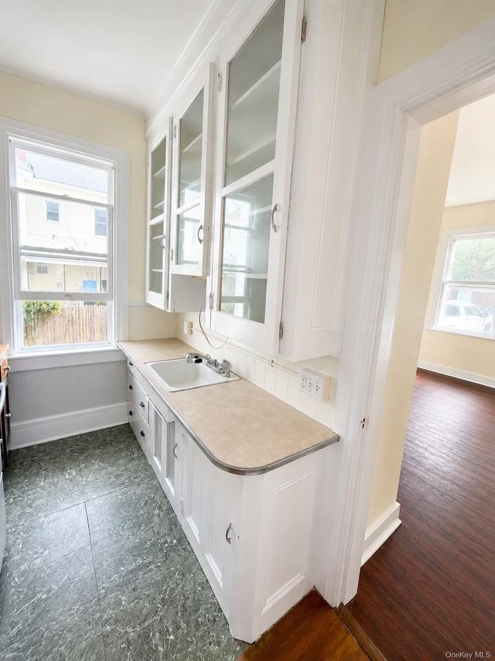 33 Virginia Ave - Photo 2 of 6
