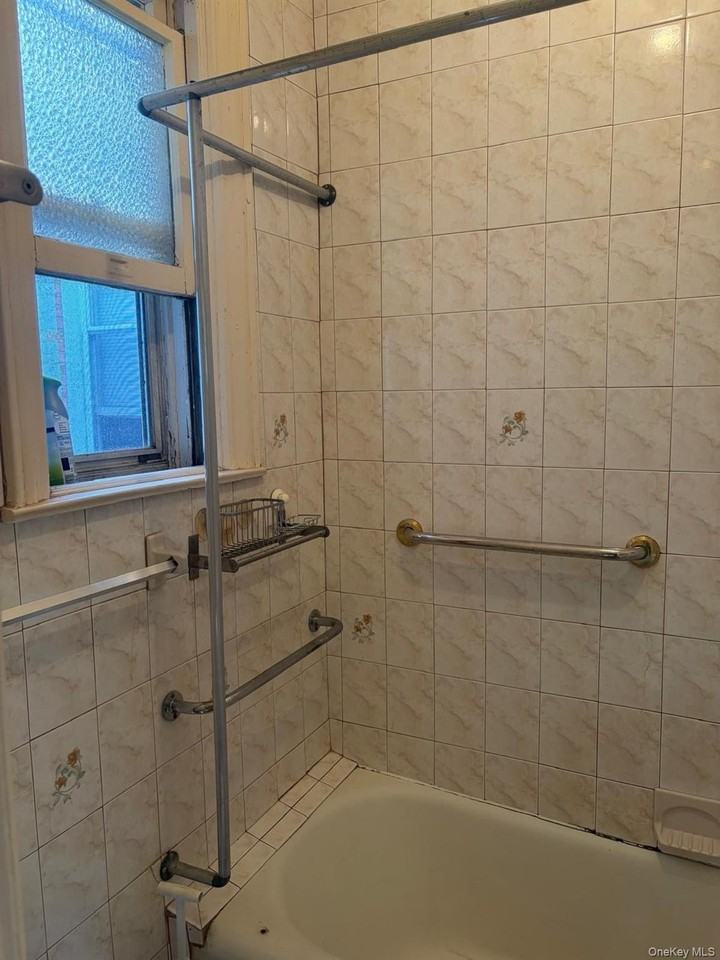 3134 79th St - Photo 7 of 17