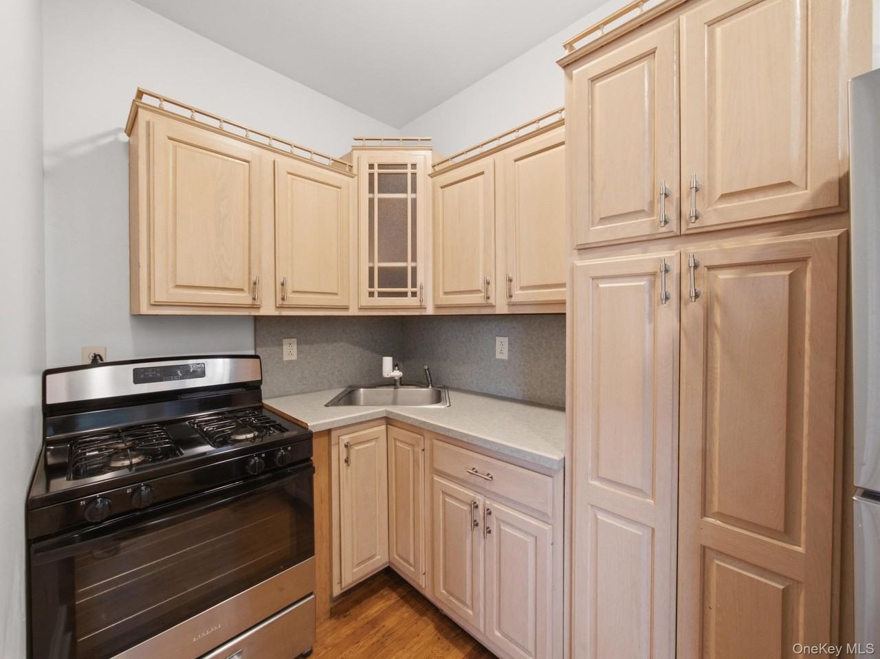 9 Cottage Ave #1 - Photo 7 of 17