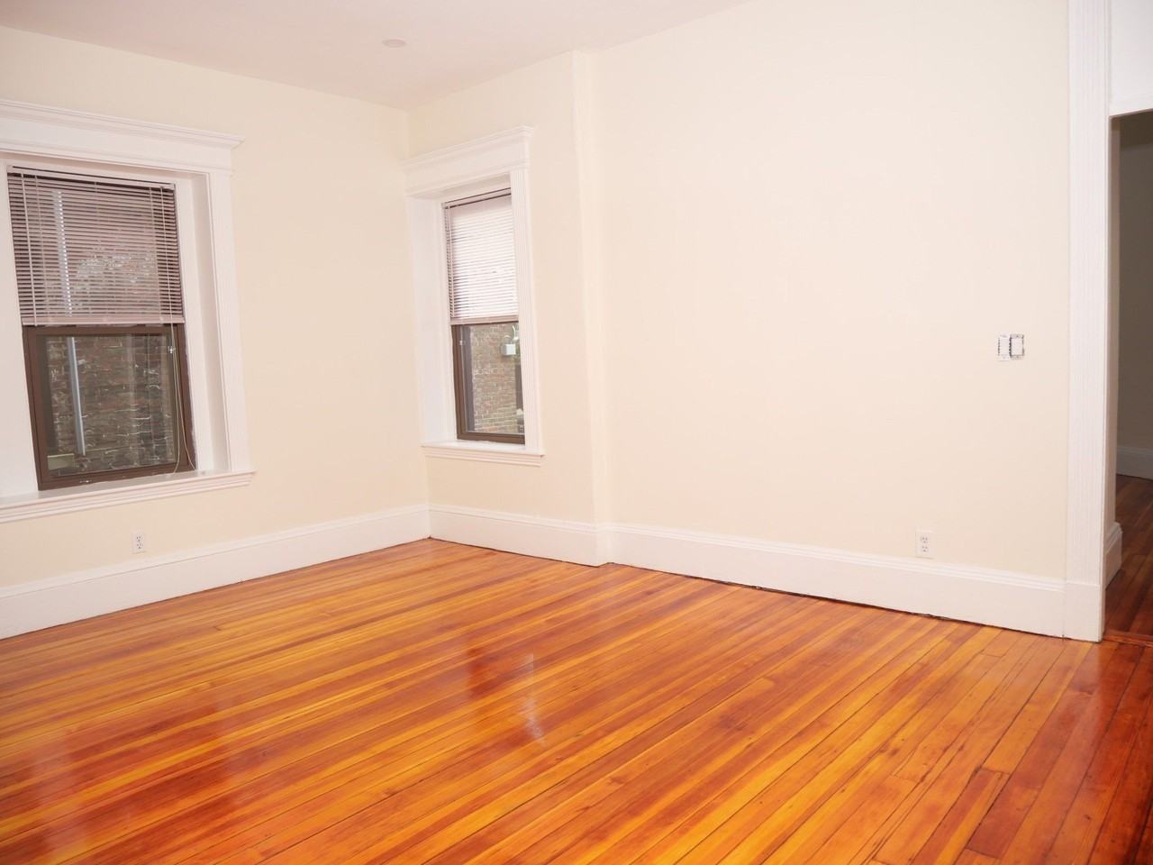 1378 Beacon St #10 - Photo 3 of 7
